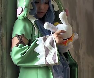 Yummy yoshino ha tette piccole e ama il cazzo