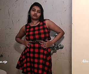 desi college girl alia advani taking shower