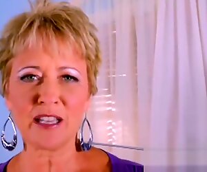 Sexy Granny Loves Dirty Talking While Masturbating