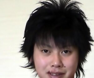 Jag gjorde en studentmodell, tomotsugu (5'_ 7"_ - 132 lbs. - 22 år gammal), säd med halkig lotion och ett handjobb.