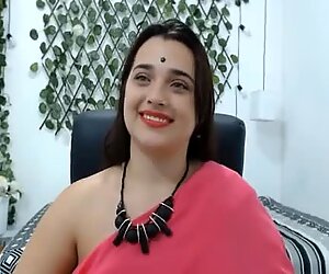 Indian hot webcam chubby girl show her bigboobs and sexy shaved pussy
